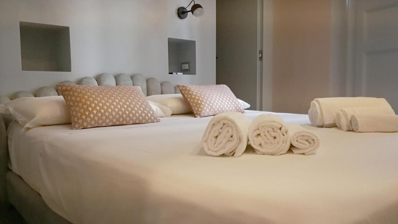 Luciani 33 Luxury Rooms Salerno Exterior photo